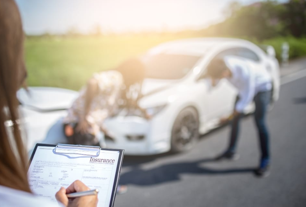 How an Accident Lawyer Can Help You Win Big Settlements Fast