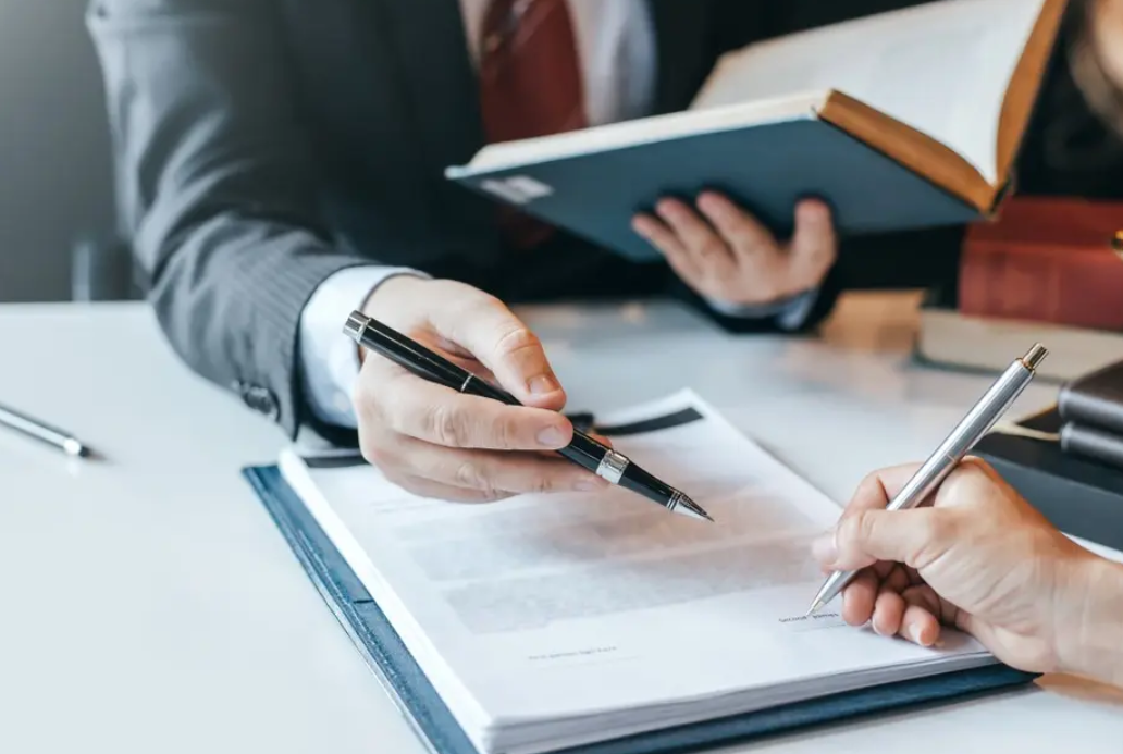 How Accident Lawyers Negotiate Higher Settlements for Clients