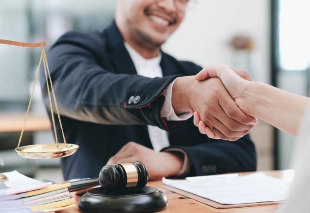 How to Compare Accident Lawyers and Choose the Right One